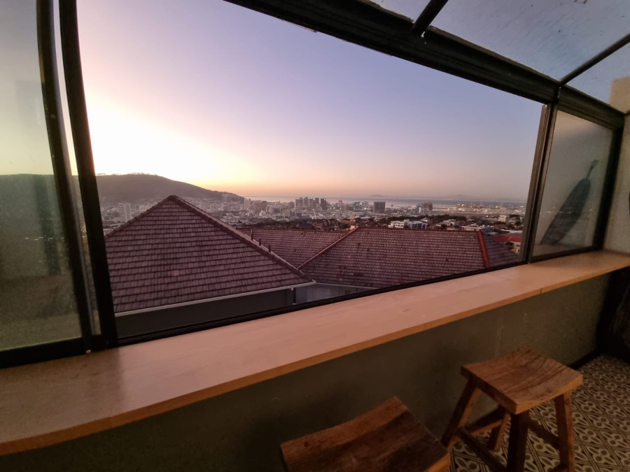 1 Bedroom Property for Sale in Vredehoek Western Cape